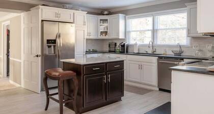 Fernwood Manor: Your Cozy Retreat