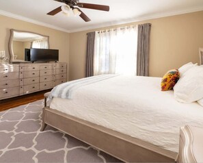 6 bedrooms, iron/ironing board, free WiFi, bed sheets