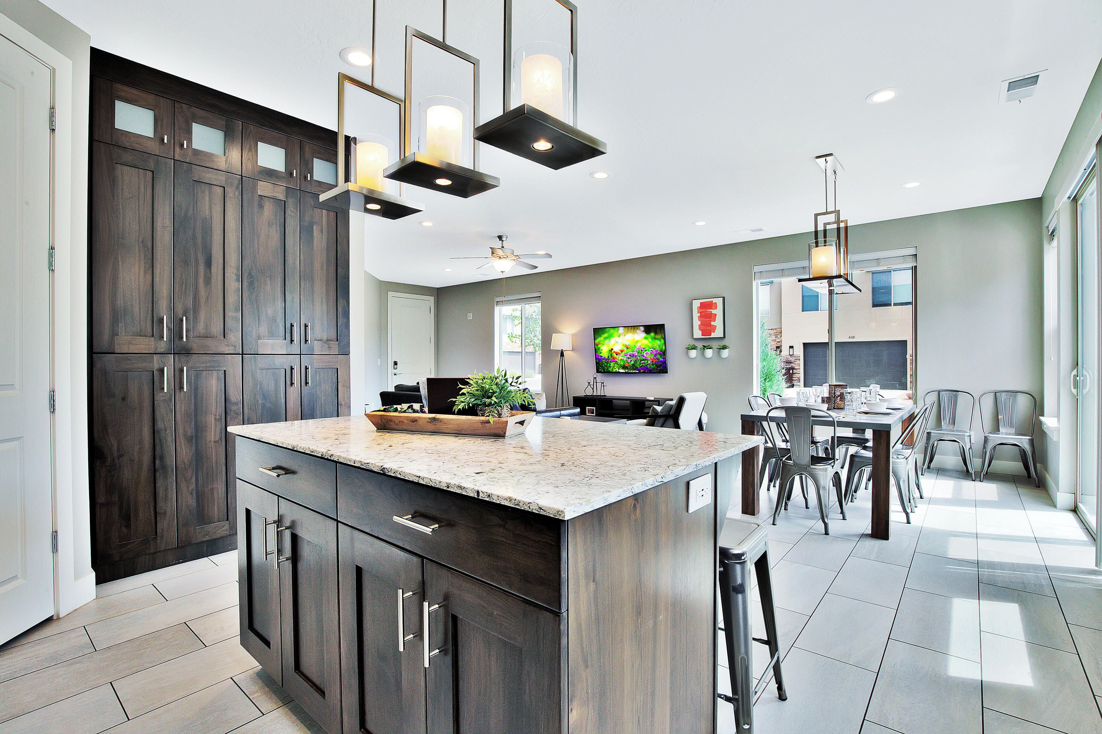 Luxury House, Mountain View | Private kitchen | Full-size fridge, microwave, oven, stovetop