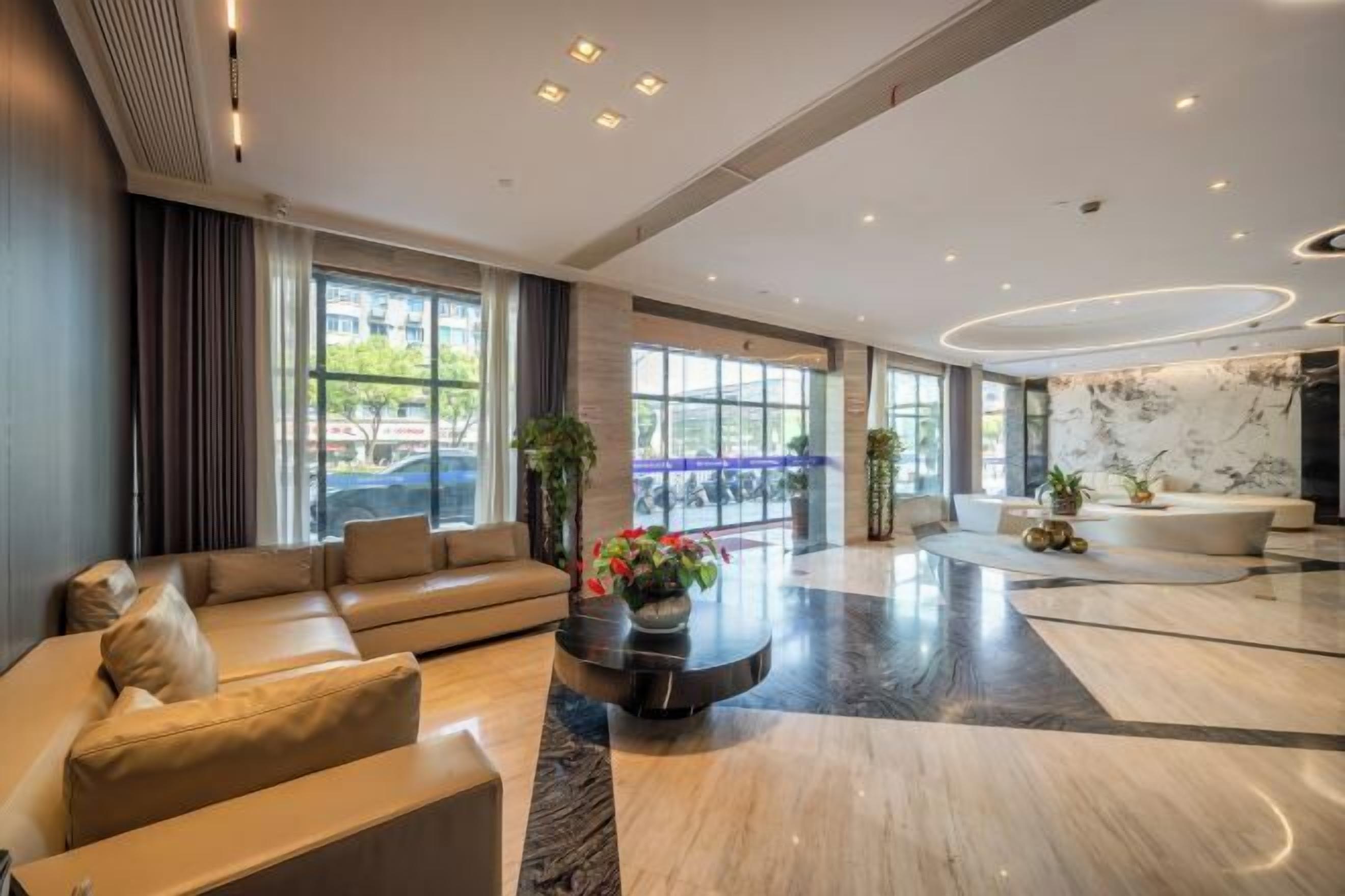 المنشأة من الداخل