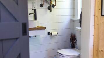Shower, towels, soap, shampoo
