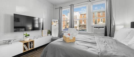 2 bedrooms, desk, iron/ironing board, travel cot
