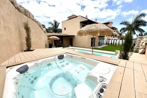 Terrace/patio - Luxury house with pool, jacuzzi, and views of the sea and golf course. (Santa Cruz de Tenerife)