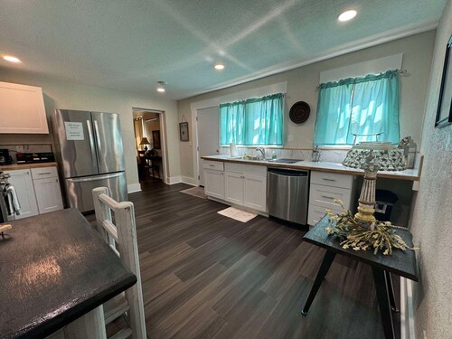 Unit 5 - Pinal Creek East - Gold Unit; 2-bedroom apartment with AC and WiFi 