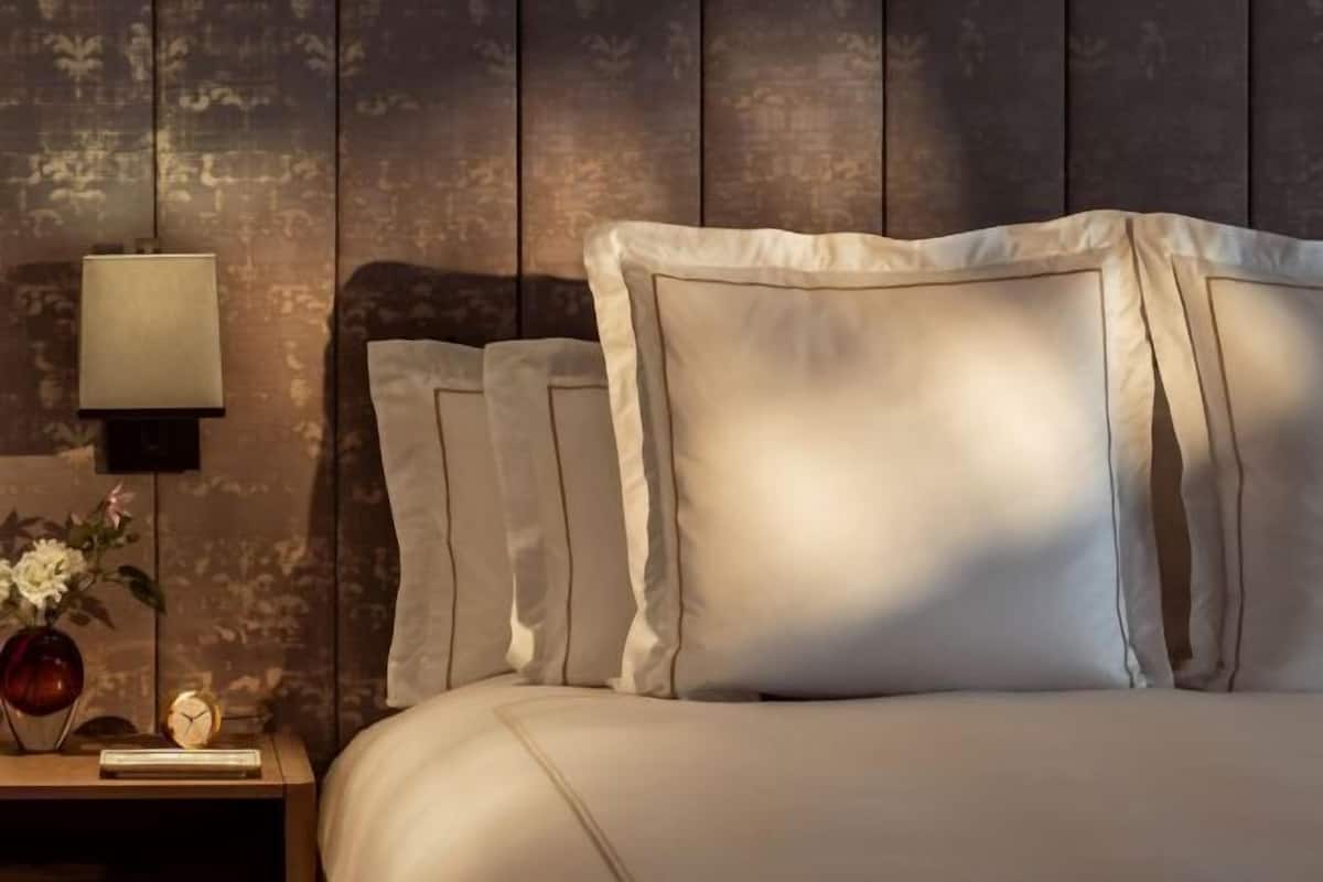 Premium bedding, minibar, in-room safe, bed sheets