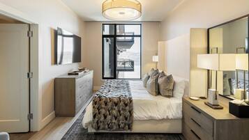 3 bedrooms, desk, WiFi, bed sheets