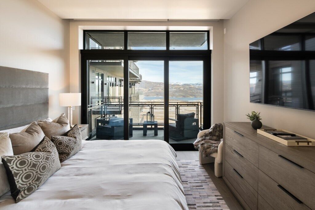 3 多间卧室、办公桌、WiFi、床单