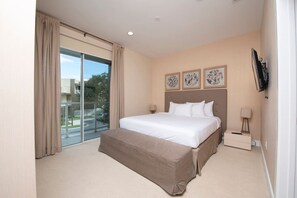 3 bedrooms, iron/ironing board, travel crib, WiFi