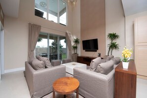 TV, stereo - 4BD luxury All suites home with BBQ near Disney (Kissimmee)