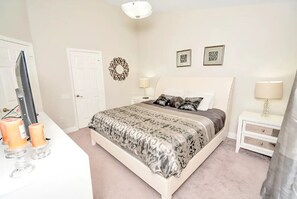 3 bedrooms, desk, iron/ironing board, travel crib