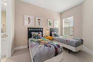 4 bedrooms, desk, iron/ironing board, travel crib