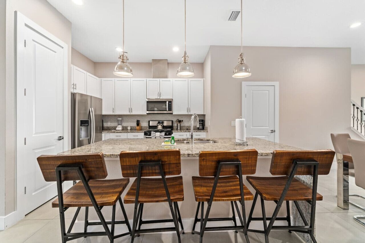 冰箱、微波炉、烤箱、炉灶