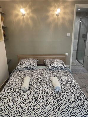 2 habitaciones y ropa de cama