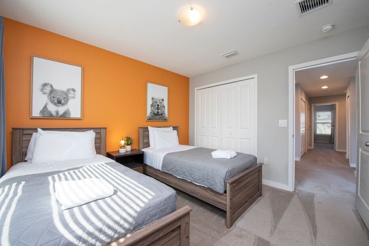 4 bedrooms, desk, iron/ironing board, travel cot