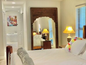 4 bedrooms, iron/ironing board, WiFi, bed sheets - Coral Vista-New Beautiful 3 Bedroom with Pool Canal (Cape Coral)