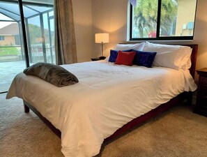 4 bedrooms, iron/ironing board, WiFi, bed sheets - Coral Vista-Tesla Charger 3 Br  w Pool Canal (Cape Coral)