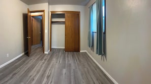 Interior - Unfurnished Remodeled apartment For Rent (Masury)