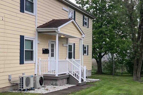 Unfurnished Remodeled apartment For Rent