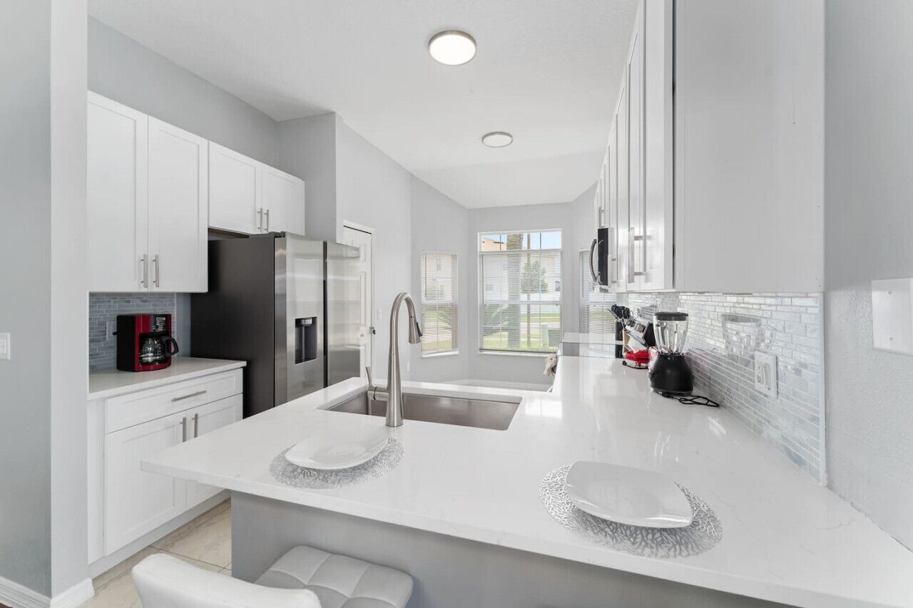 冰箱、微波炉、烤箱、炉灶