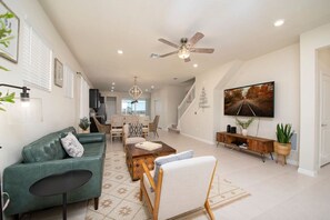 Télévision, cheminée