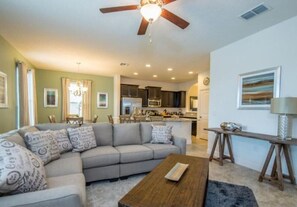 Fernseher, Kamin, Tischfußball