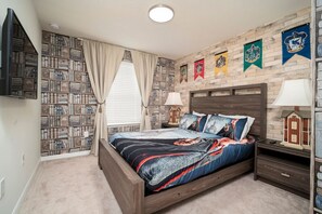 5 chambres, bureau, fer et planche à repasser, lit parapluie