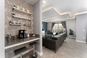 テレビ、テレビゲーム、テーブルサッカー台、卓球台