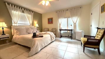 1 bedroom, desk, iron/ironing board, WiFi