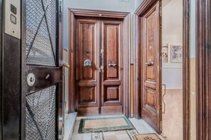 Interior - Vatican Luxury Two Bedroom Apartment (Roma)