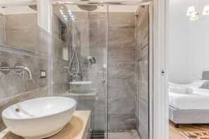 Regadera y bidet 