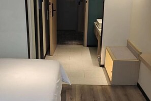 Room - Haihai Hotel (Wuhan University of Technology Wenzhi Street Subway Station) (Wuhan)
