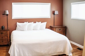 3 Schlafzimmer, Bügeleisen/Bügelbrett, Bettwäsche