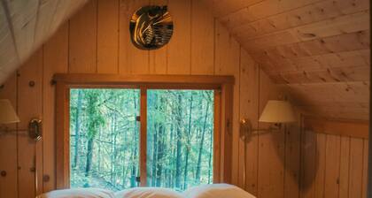 Hideaway Cottage above Steamboat Creek in the North Umpqua National Forest