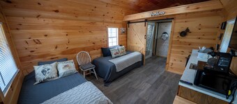 1 Room Cabin- " The Farm House"