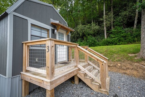 1 Room Cabin- " The Garage"