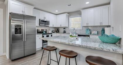 Rare Find Atlanta Retreat, this weekend just opened, Near Airpott+EV Charger