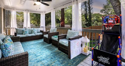 Family-Friendly Atlanta Home Near Airport with Patio, Backyard & EV Charger