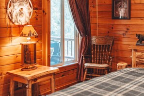 4 slaapkamers, reisbedje, wifi, beddengoed