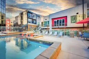 Outdoor pool - Cozy Modern Resort inspired Apt (Salt Lake)