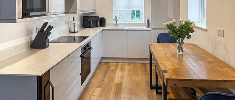 Dishwasher, high chair