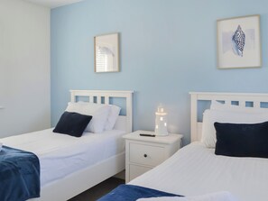 Unclassified image, 4 of 18, button