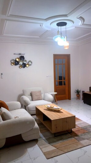 Living area - Cosy apartment with everything you need for a perfect stay". (Libreville,Agondjé)