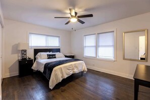 4 bedrooms, iron/ironing board, free WiFi, bed sheets
