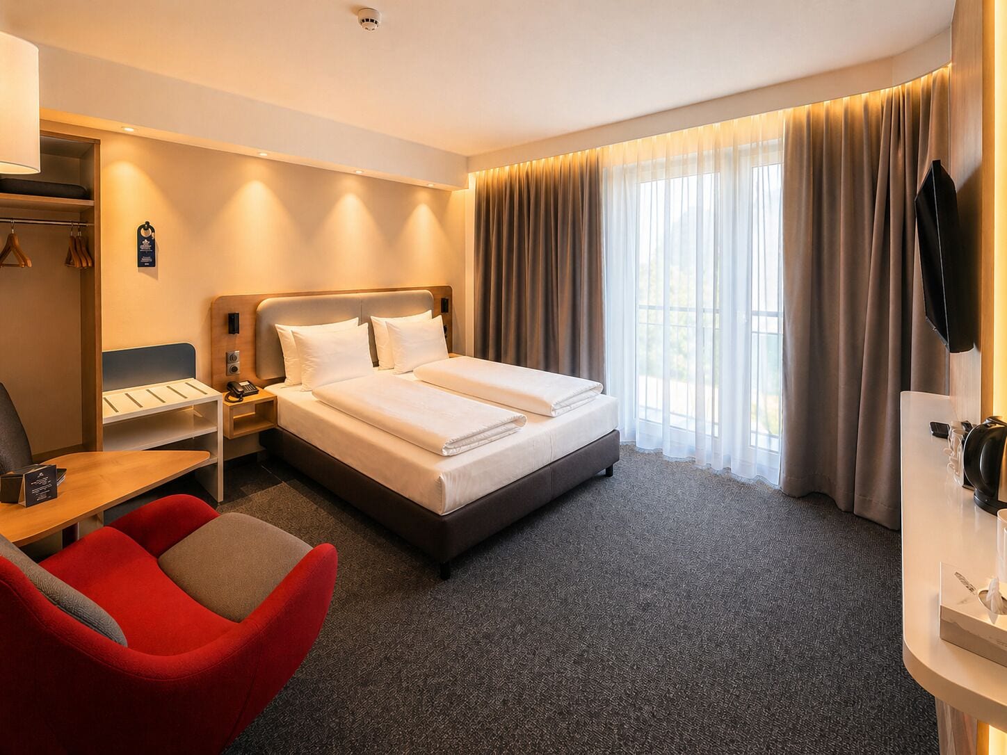 Kamar Standar, 1 Tempat Tidur Queen, akses difabel (Accessible) | Seprai antialergi, meja kerja, dan ruang kerja ramah laptop