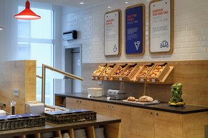 Desayuno continental gratuito y diario