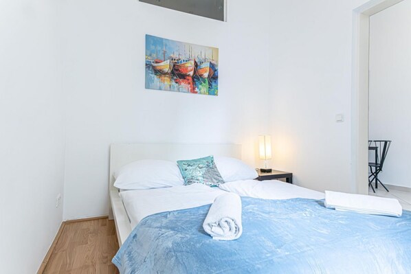 2 bedrooms, bed sheets