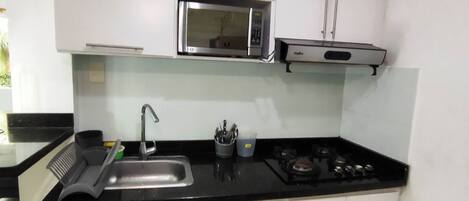 Dishwasher, cookware/dishes/utensils