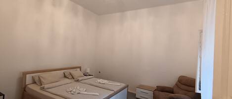 1 makuuhuone, silitysrauta/-lauta, Wi-Fi, vuodevaatteet