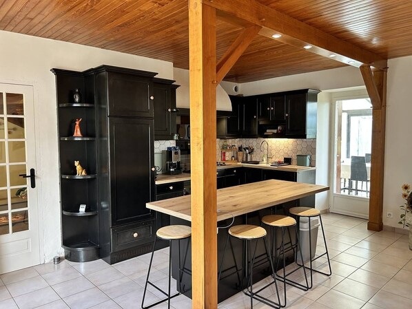 Fridge, microwave, oven, dishwasher - 957 - 8-room house near Erquy - Sables d'Or. (LA BOUILLIE)