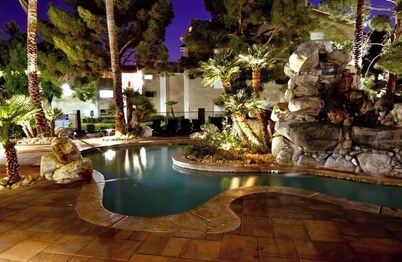 Charming 2BR/2BA Condo 1mile from The Vegas Strip!